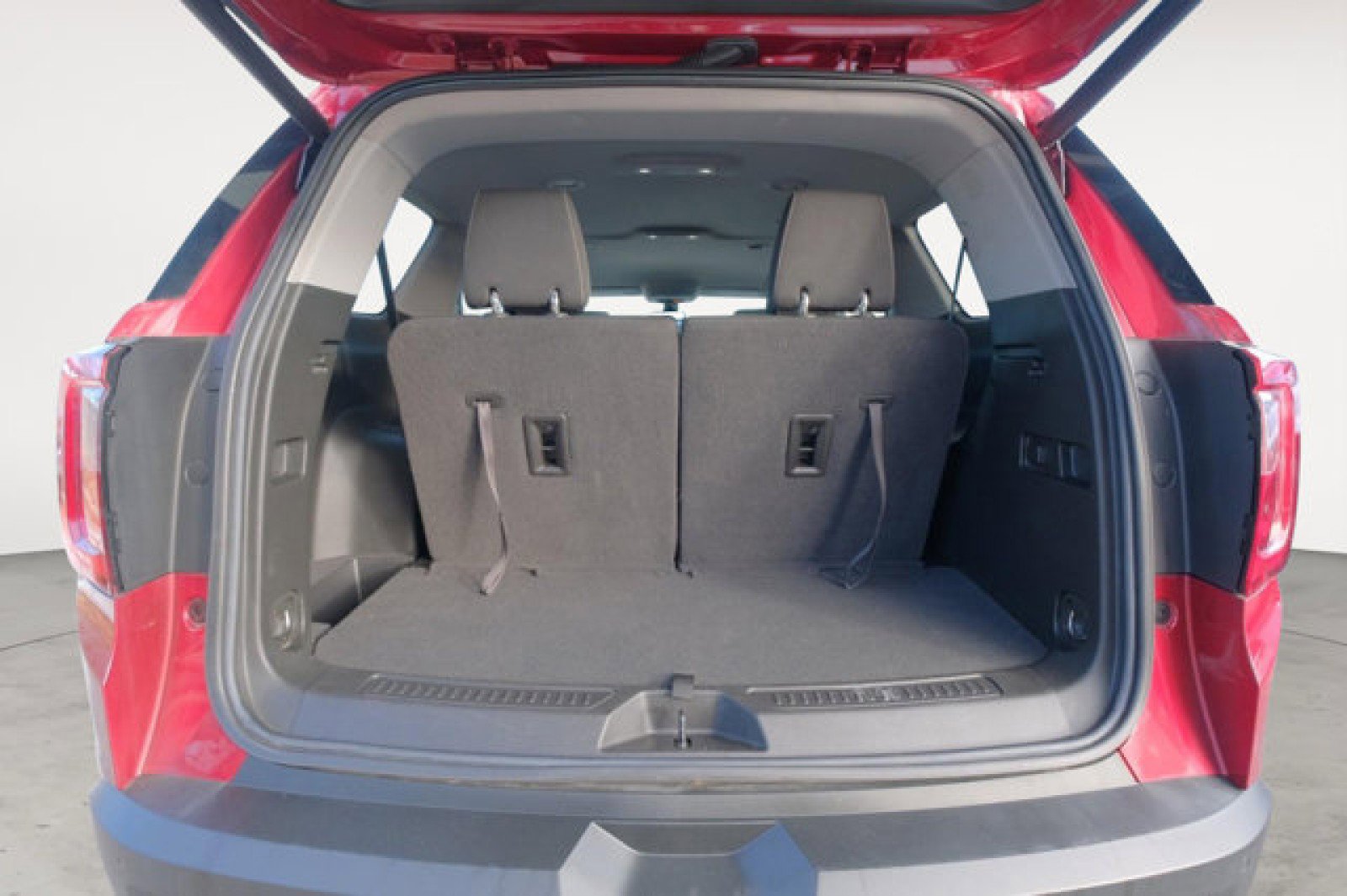 Used 2022 GMC Acadia SLE w/ Driver Convenience Package image 15