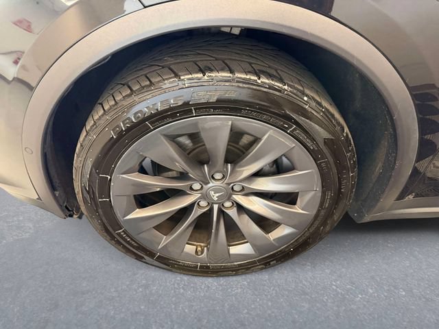 Used 2018 Tesla Model X 75D AWD/4WD image 10