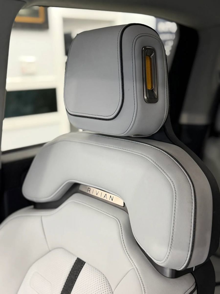 Used 2022 Rivian R1T Adventure AWD/4WD image 37
