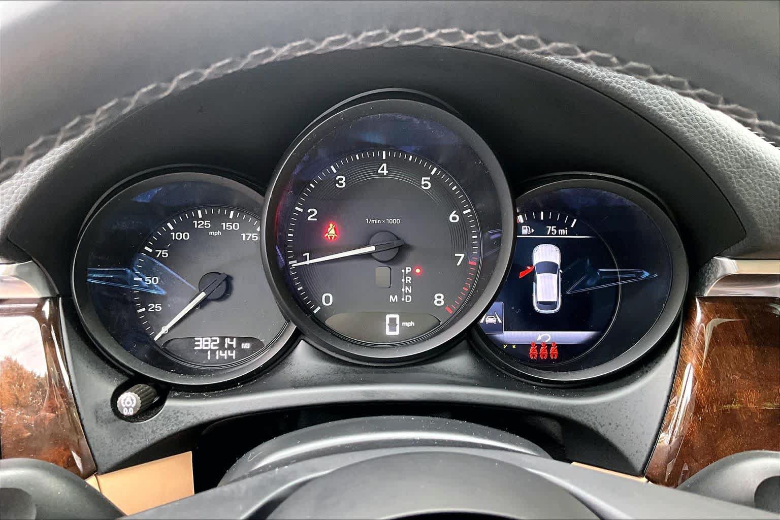 Used 2023 Porsche Macan AWD/4WD image 25