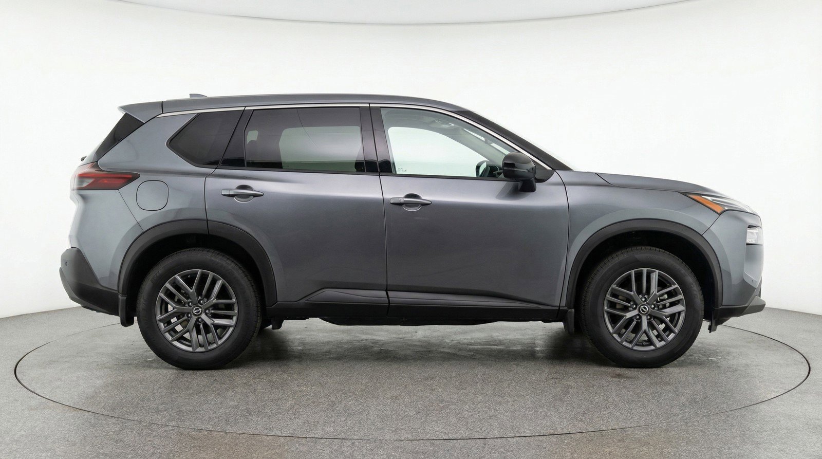 Used 2023 Nissan Rogue S image 11