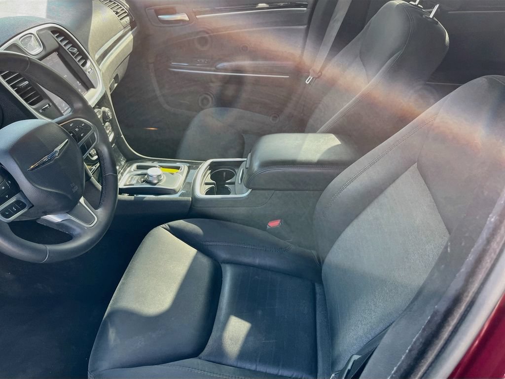 Used 2023 Chrysler 300 Touring w/ Sport Appearance Package RWD image 19