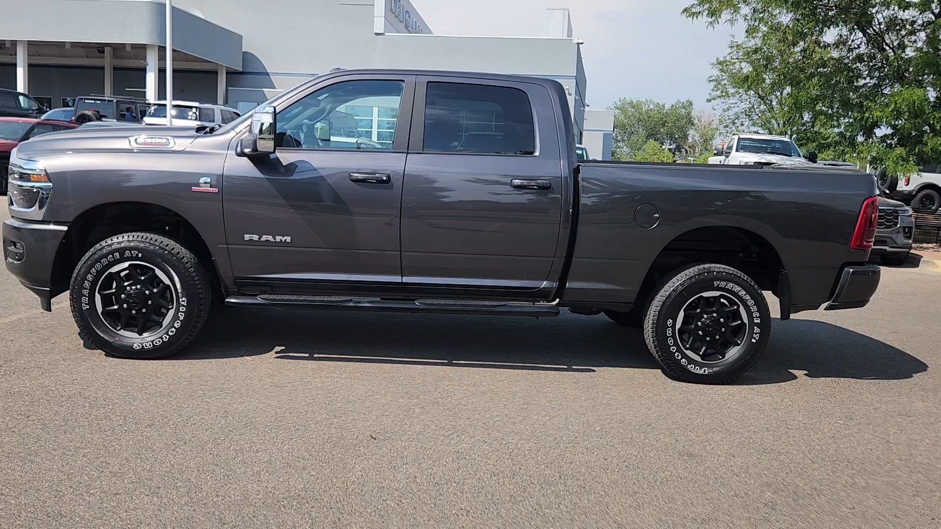 Used 2025 RAM 2500 Laramie AWD/4WD image 5