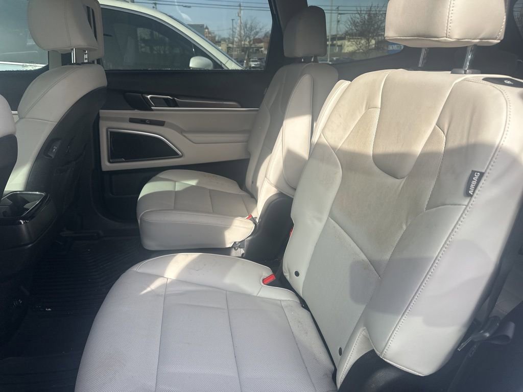 Used 2023 Kia Telluride S image 9