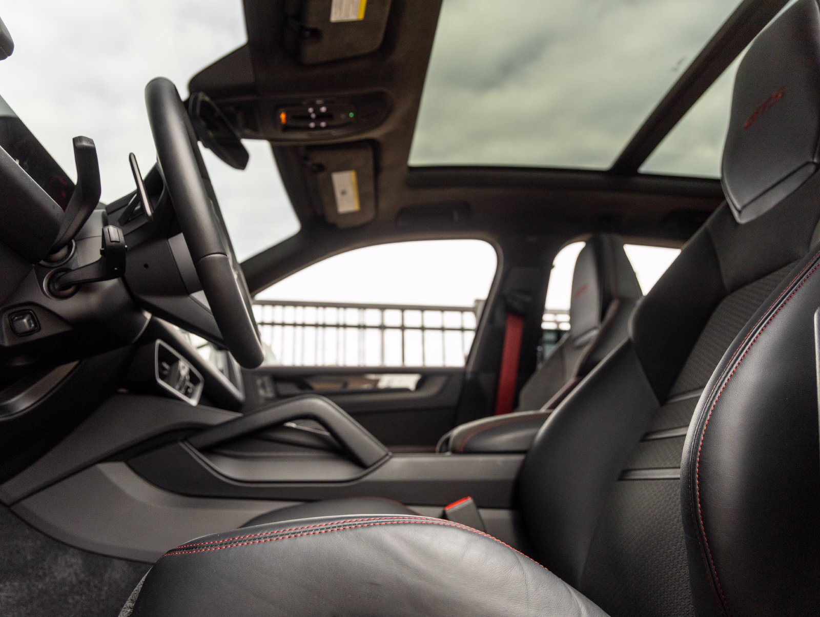 Certified 2025 Porsche Cayenne GTS AWD/4WD image 23