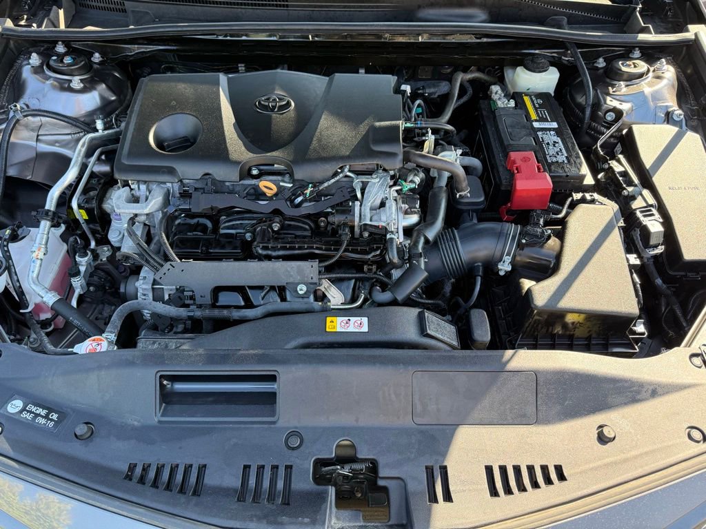 Used 2018 Toyota Camry LE image 18