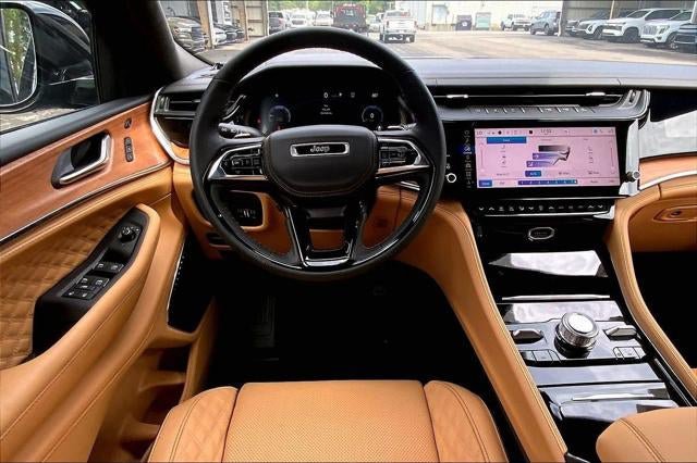 New 2026 Jeep Grand Cherokee Summit w/ Obsidian Package AWD/4WD image 26