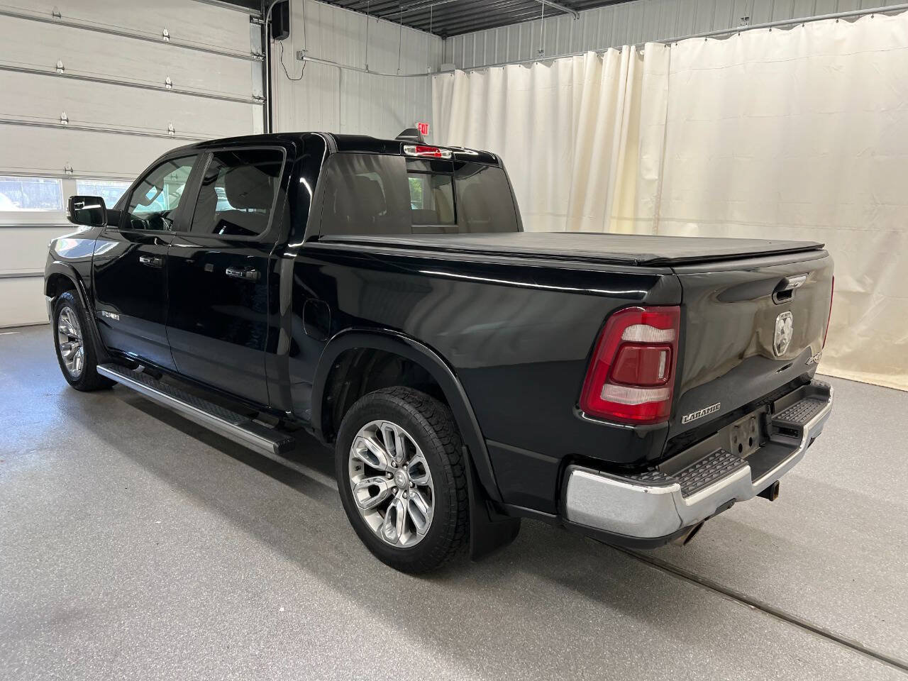 Used 2019 RAM 1500 Laramie AWD/4WD image 6
