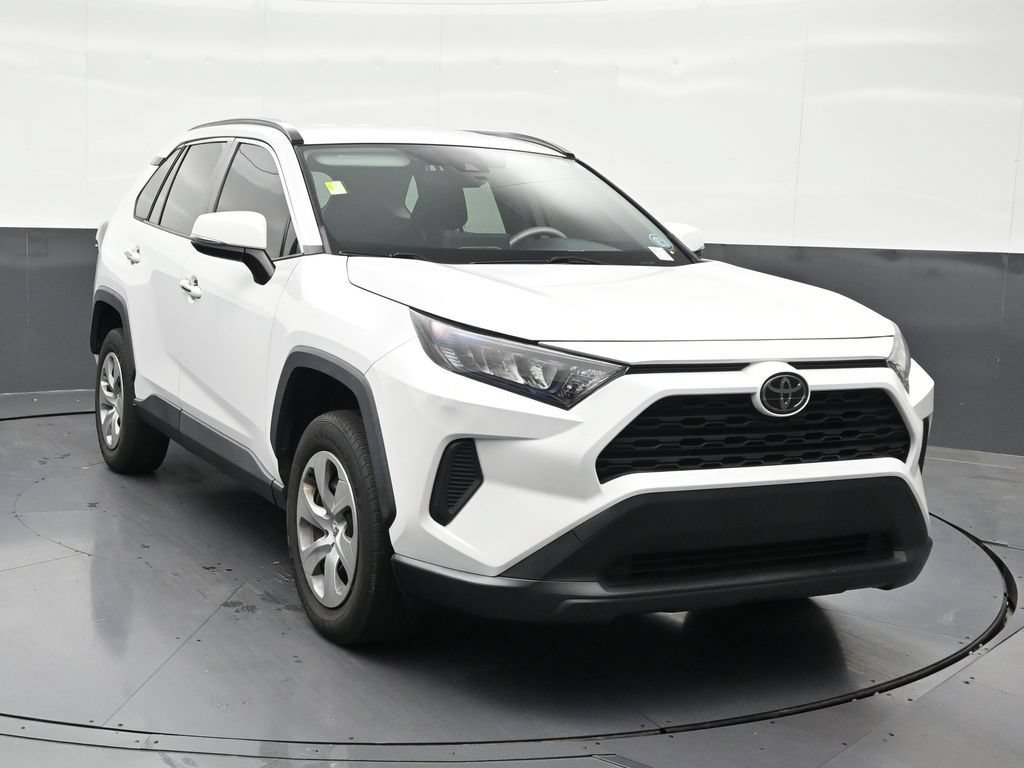 Used 2020 Toyota RAV4 LE FWD image 8