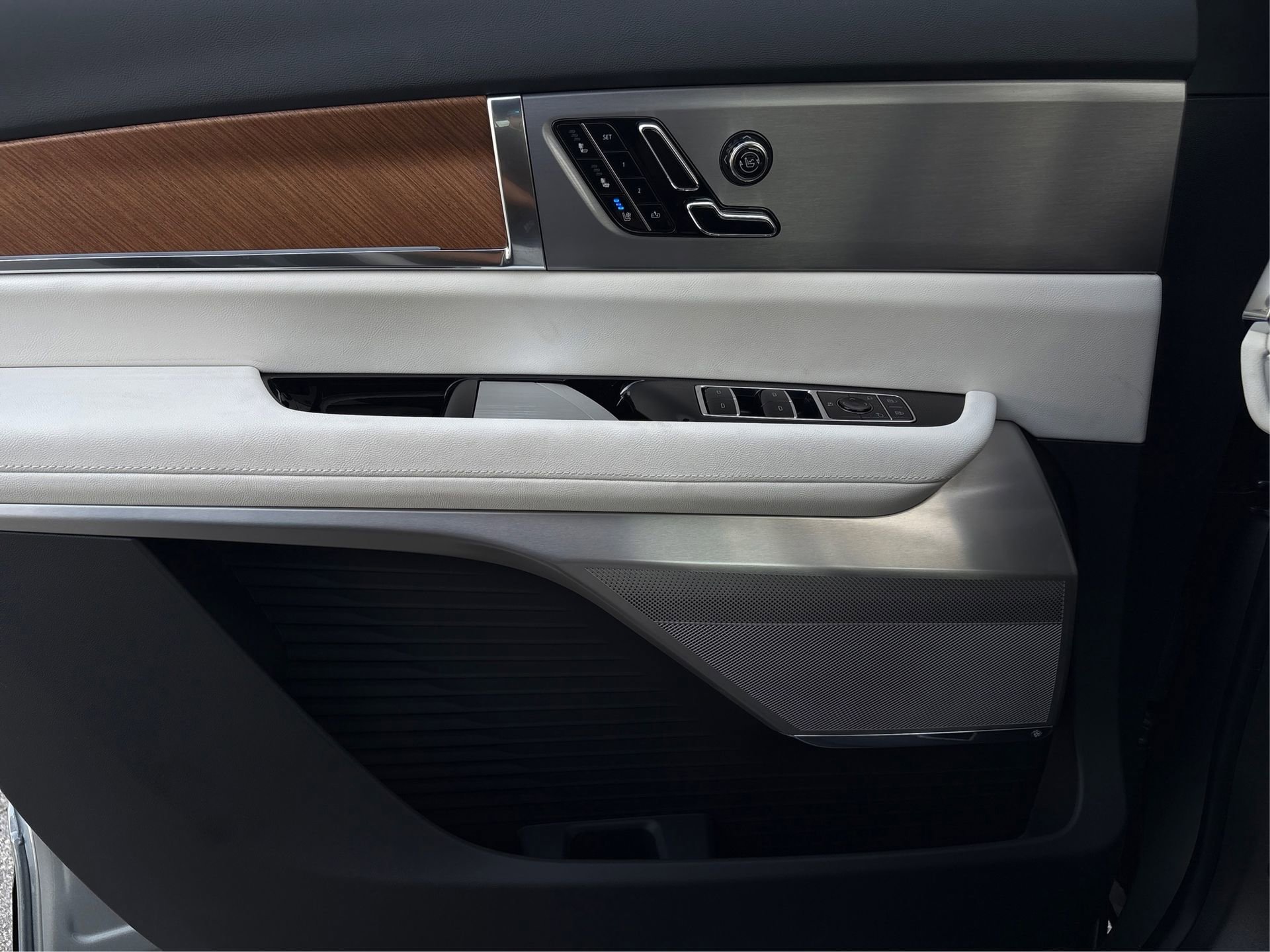 New 2026 Cadillac Vistiq Sport image 21