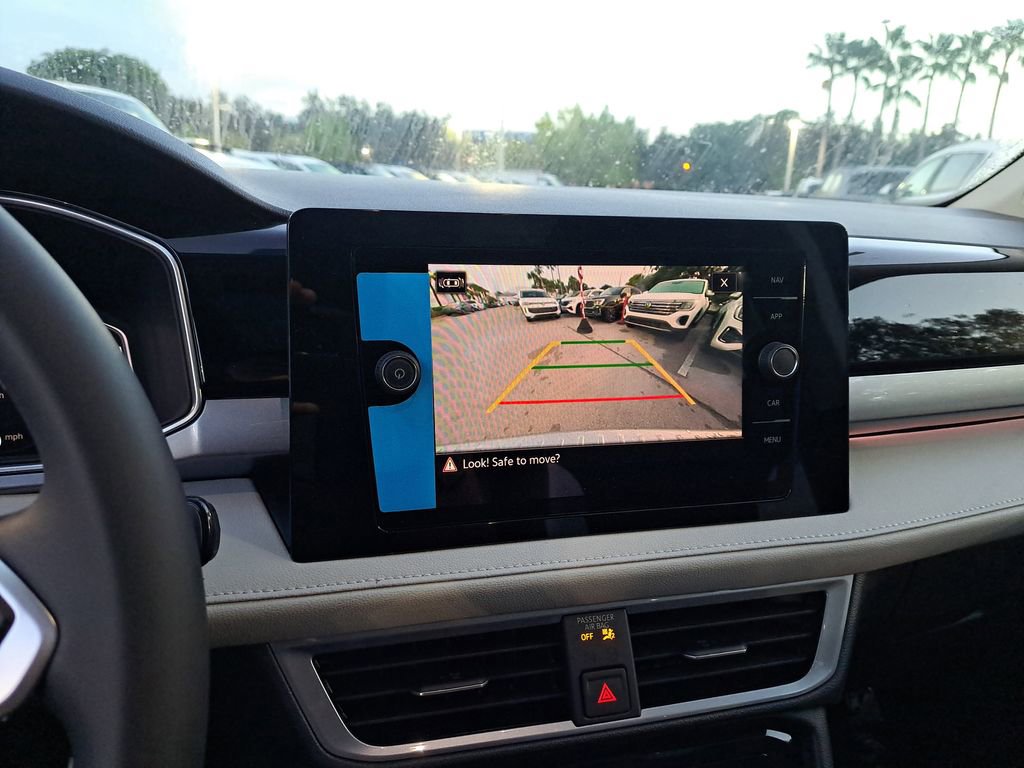 New 2025 Volkswagen Taos SEL image 11