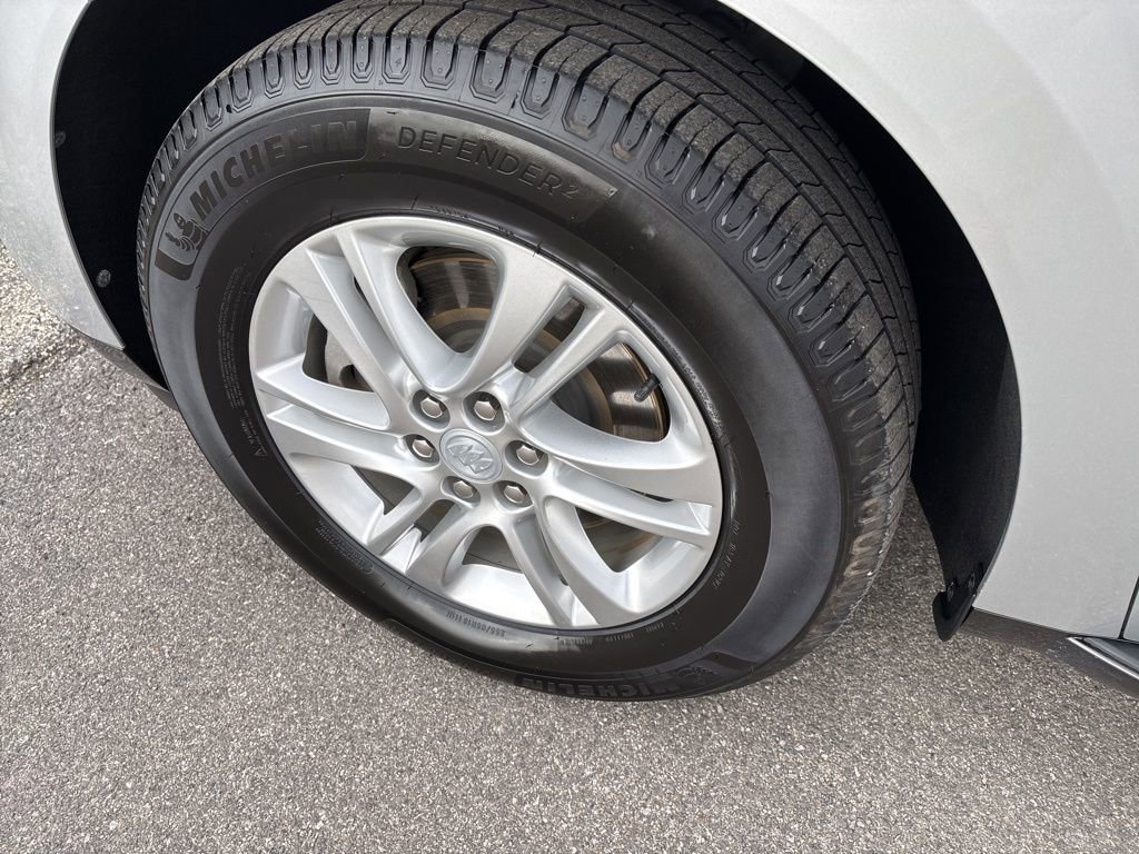 Used 2018 Buick Enclave Premium w/ LPO, Hit The Road Package AWD/4WD image 8