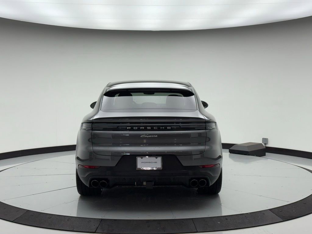 Certified 2025 Porsche Cayenne Coupe image 8
