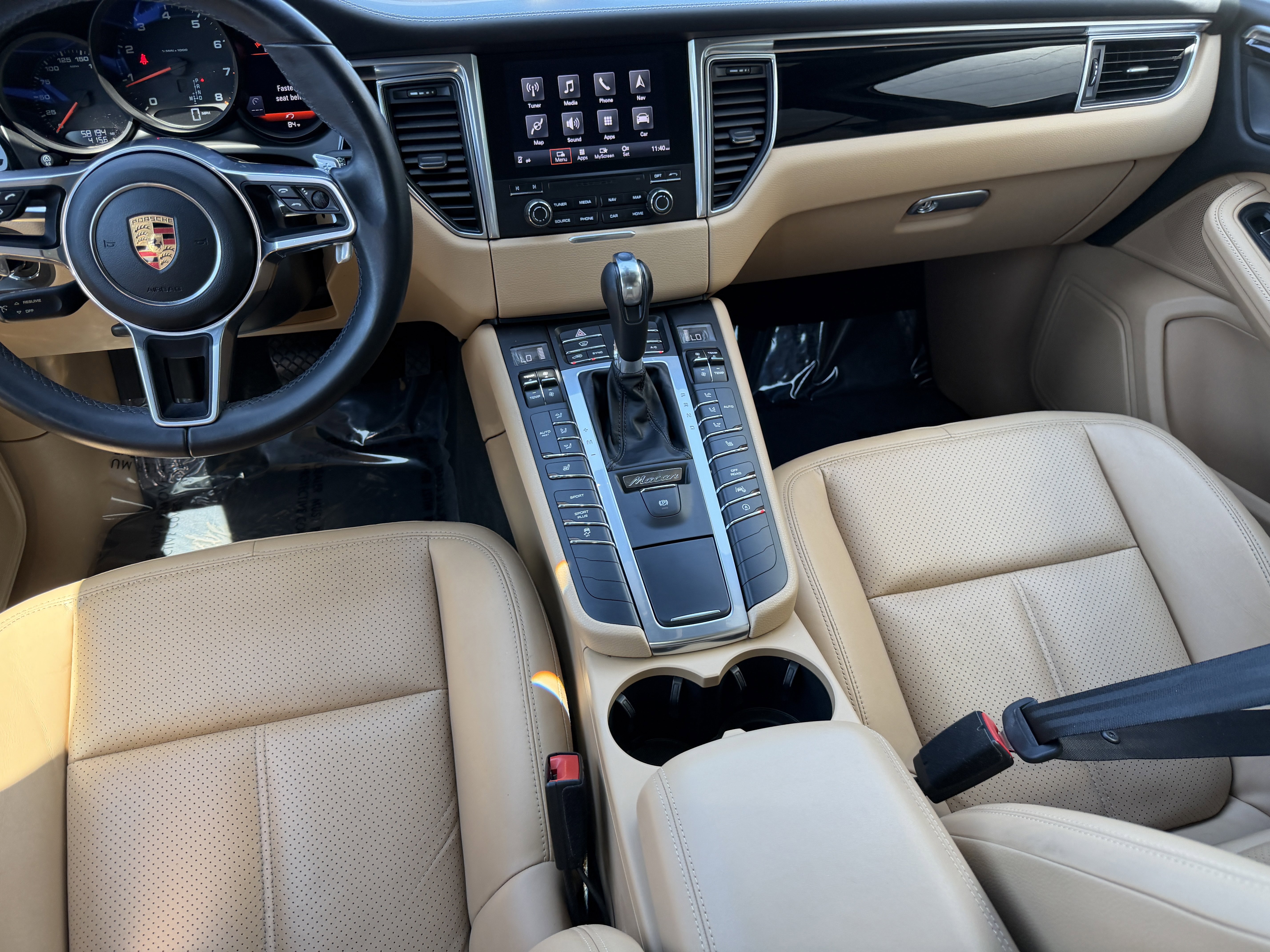 Certified 2017 Porsche Macan AWD/4WD image 18