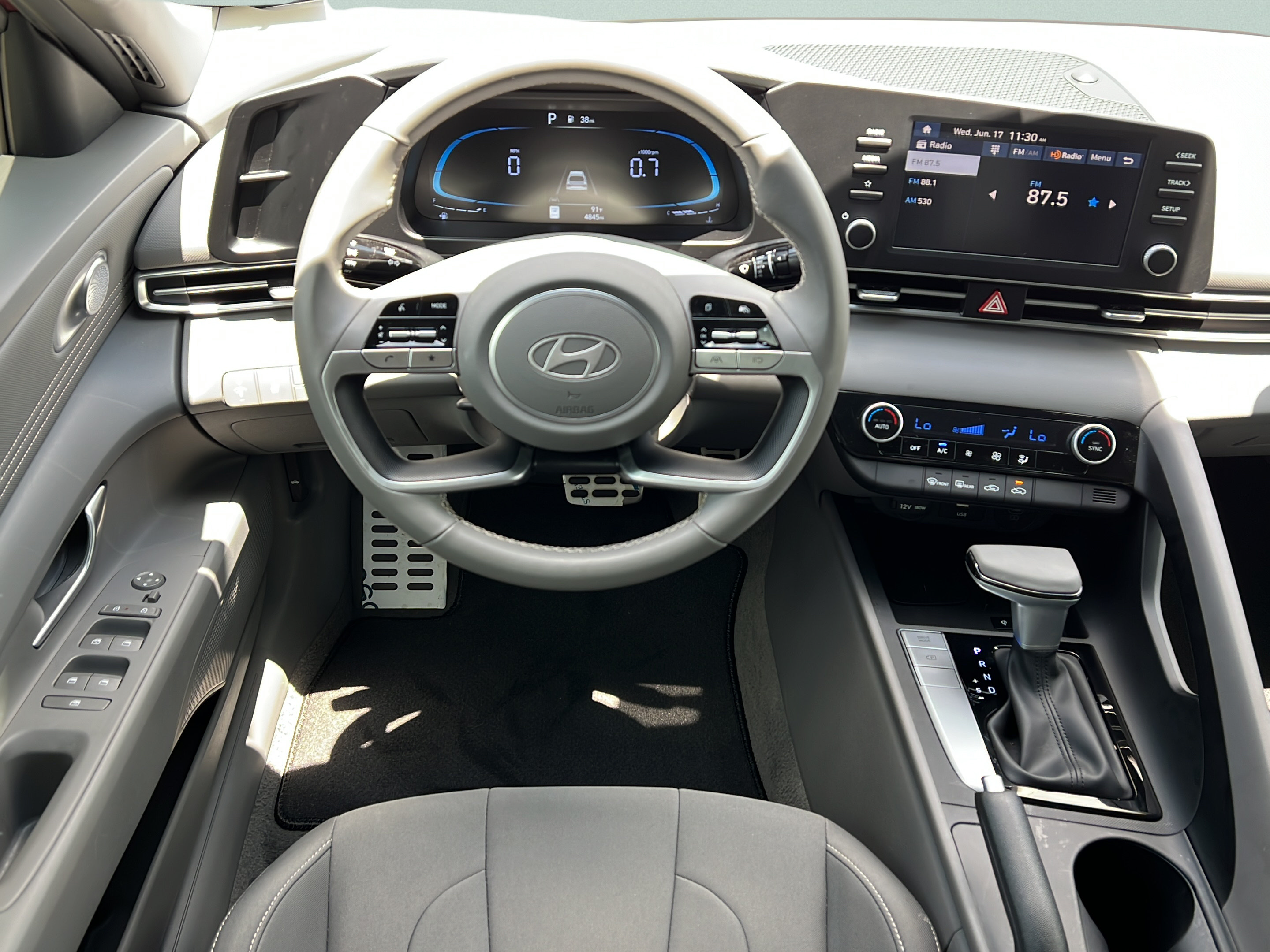 Certified 2025 Hyundai Elantra Sport FWD image 11