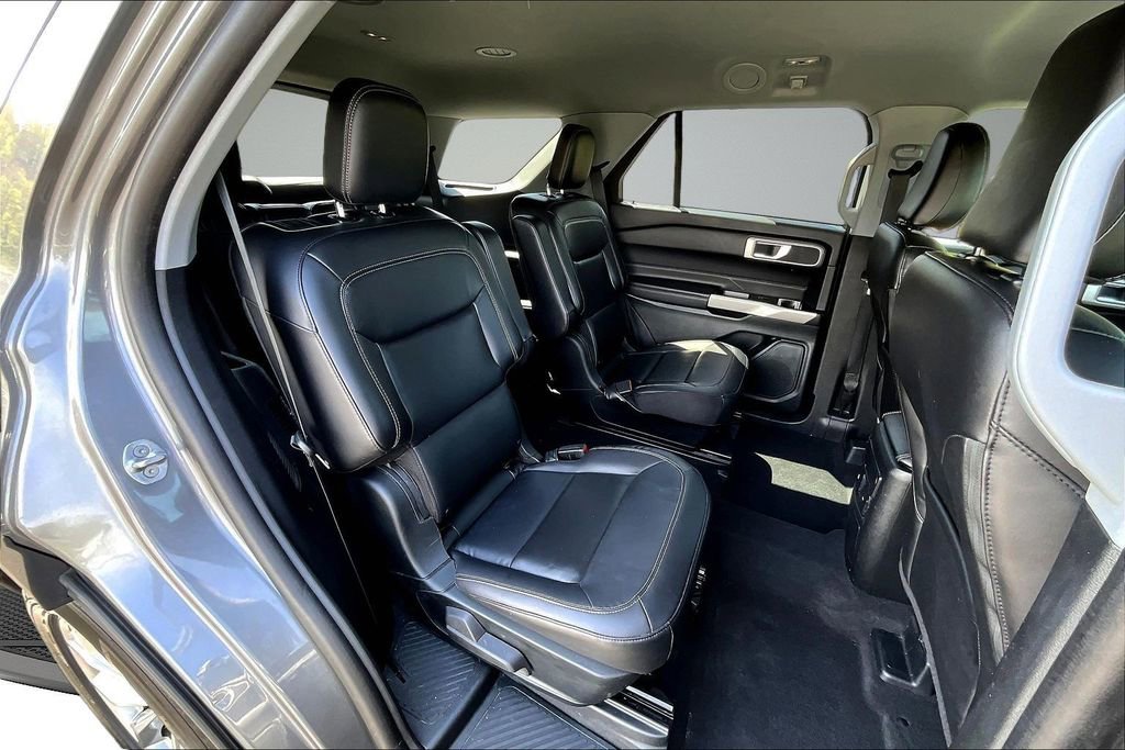 Used 2023 Ford Explorer XLT w/ Equipment Group 202A image 25