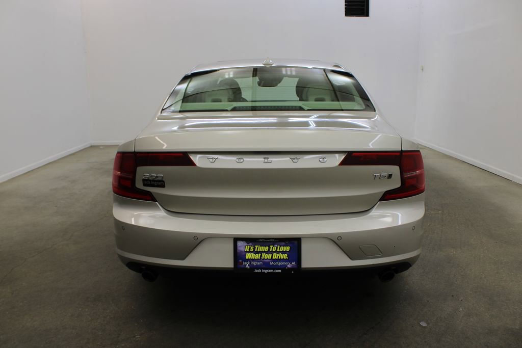 Used 2018 Volvo S90 T5 Momentum w/ Convenience Package image 4