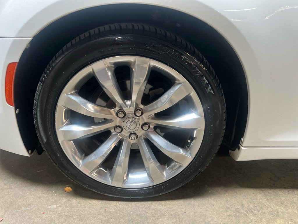 Used 2019 Chrysler 300 Touring L w/ Quick Order Package 22F image 13