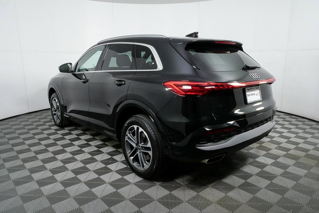 Certified 2025 Audi Q5 Premium w/ Convenience Package image 28