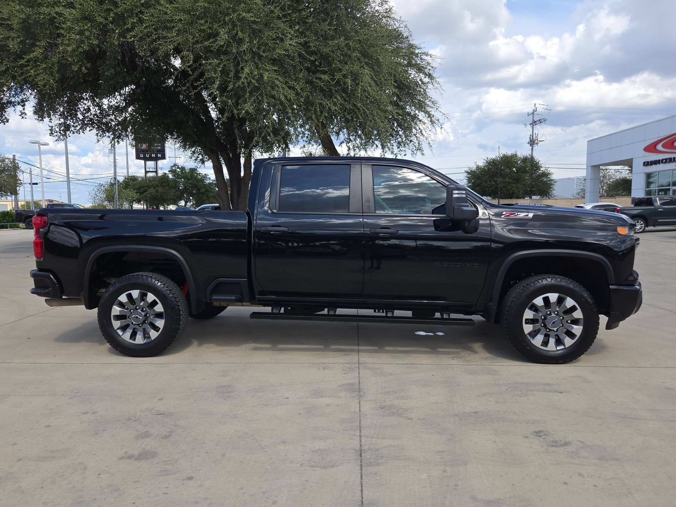 Certified 2024 Chevrolet Silverado 2500 Custom w/ Custom Value Package AWD/4WD image 2