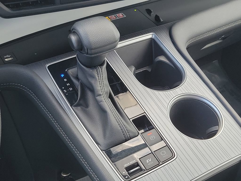 Certified 2025 Toyota Sienna LE image 18