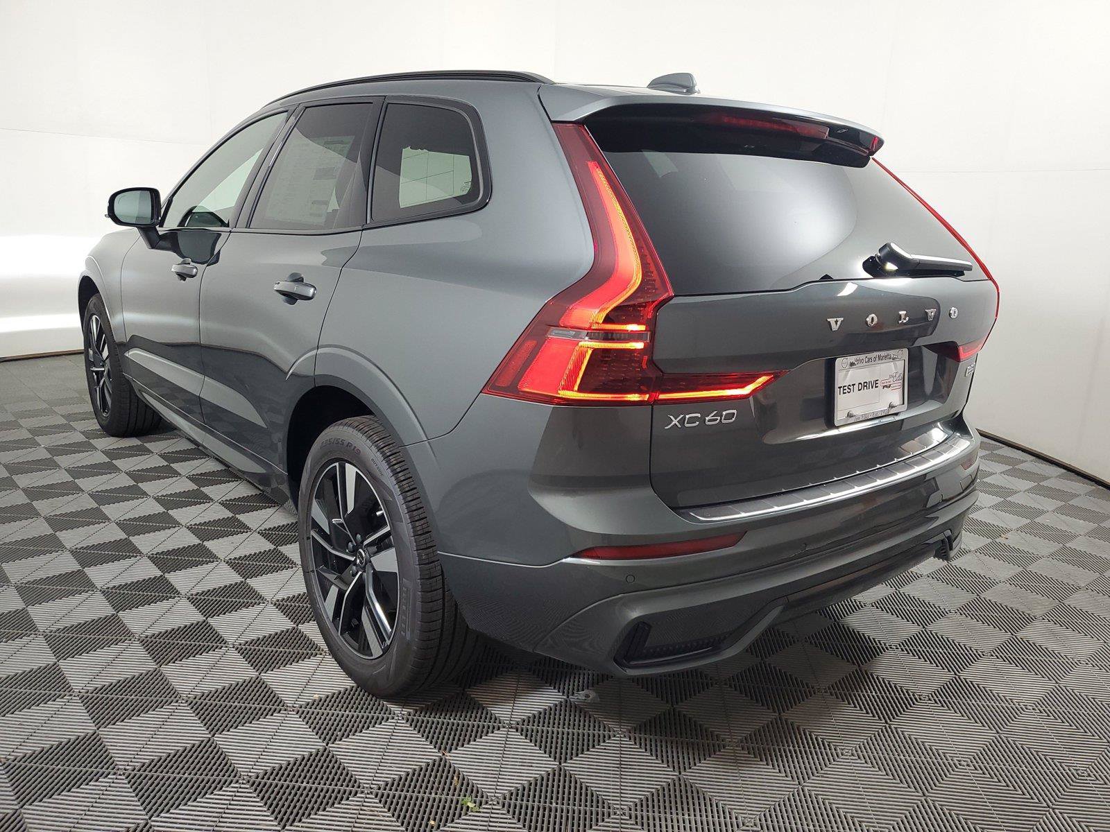 New 2027 Volvo XC60 B5 Core AWD/4WD image 4