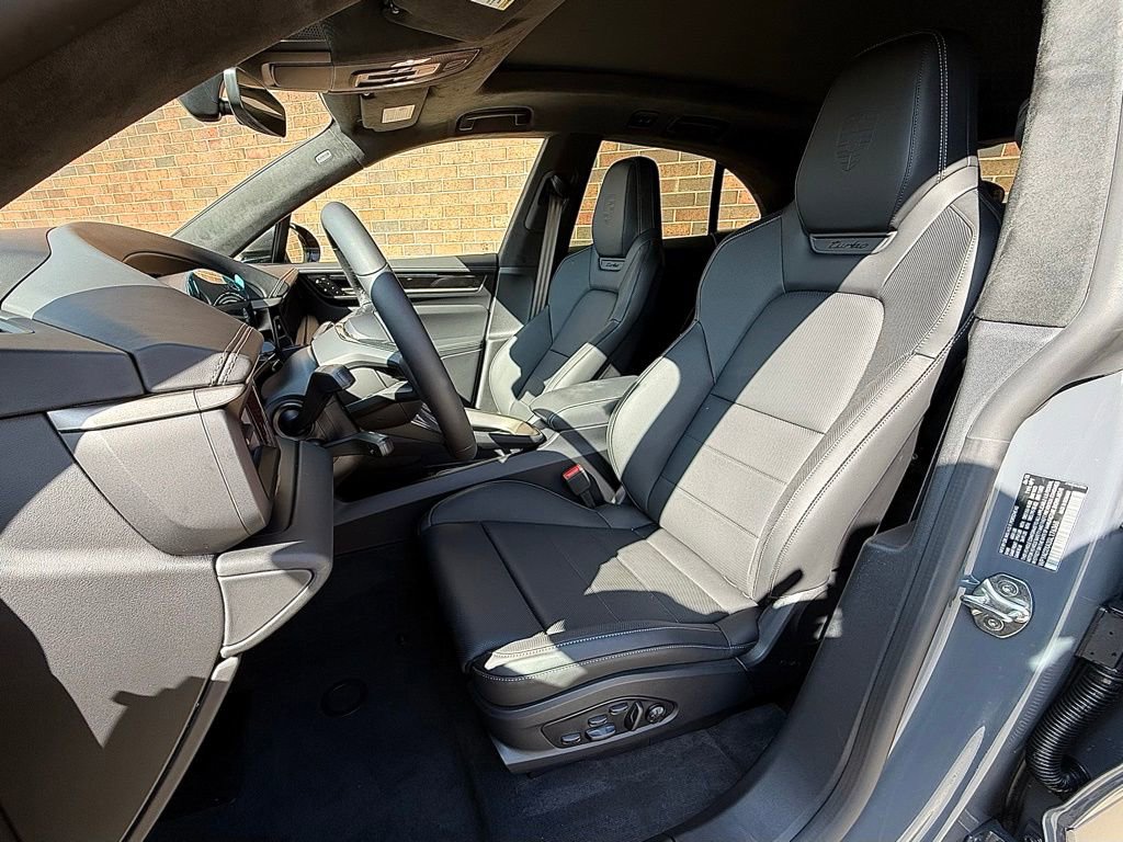 New 2025 Porsche Macan Turbo Electric image 5