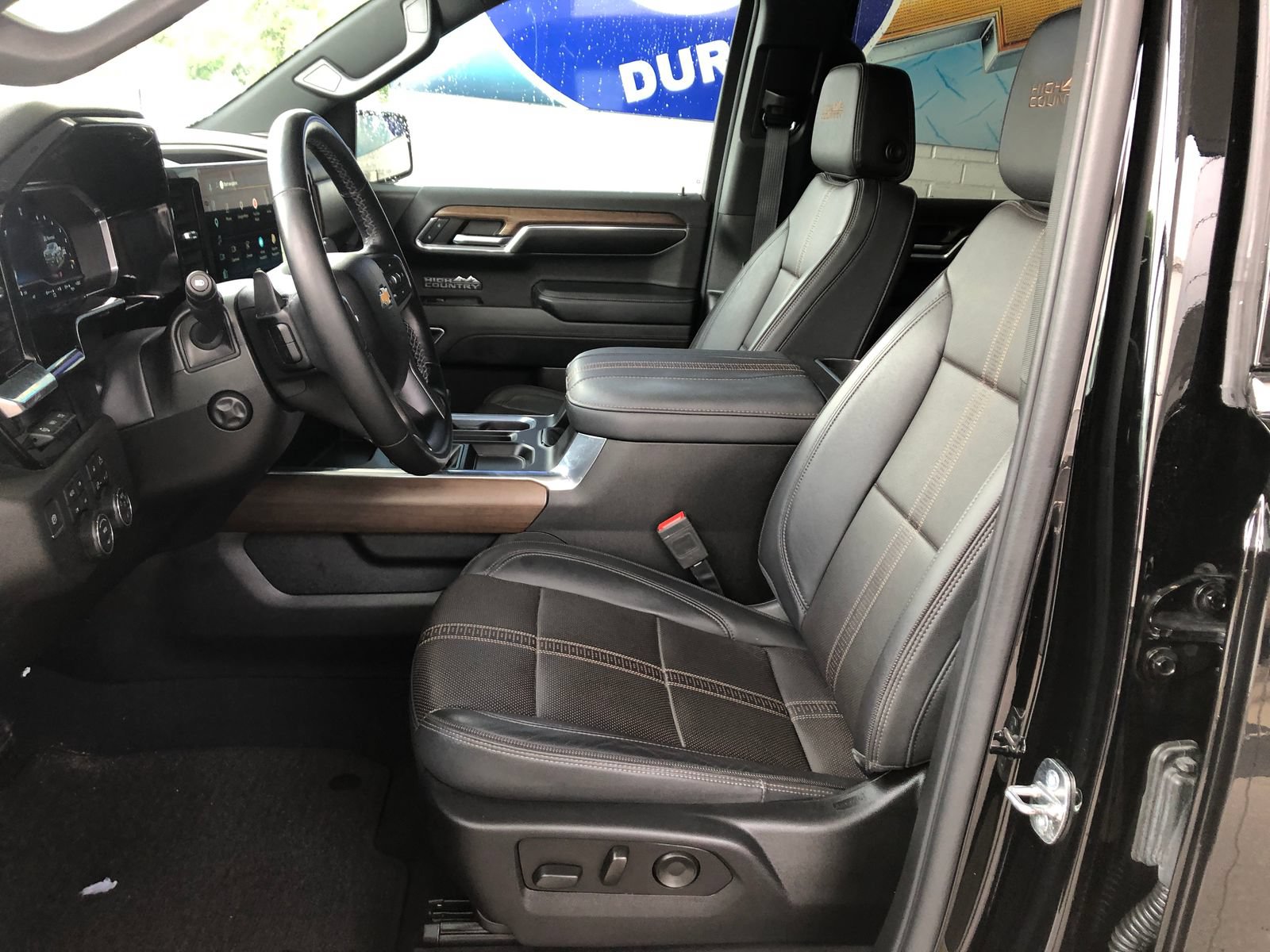 Used 2023 Chevrolet Silverado 1500 High Country w/ High Country Premium Package AWD/4WD image 17
