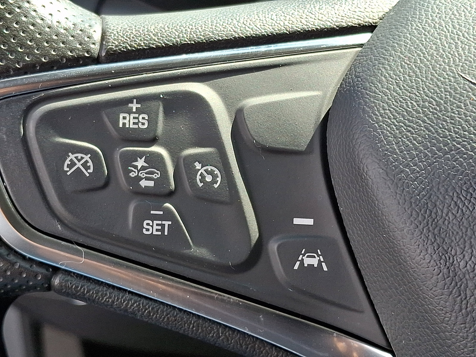 Certified 2024 Chevrolet Equinox LS image 21