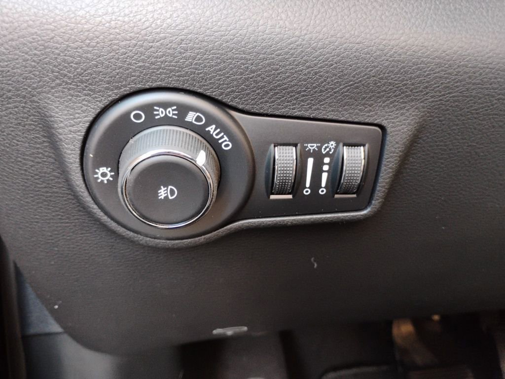 New 2026 Jeep Compass Latitude image 37