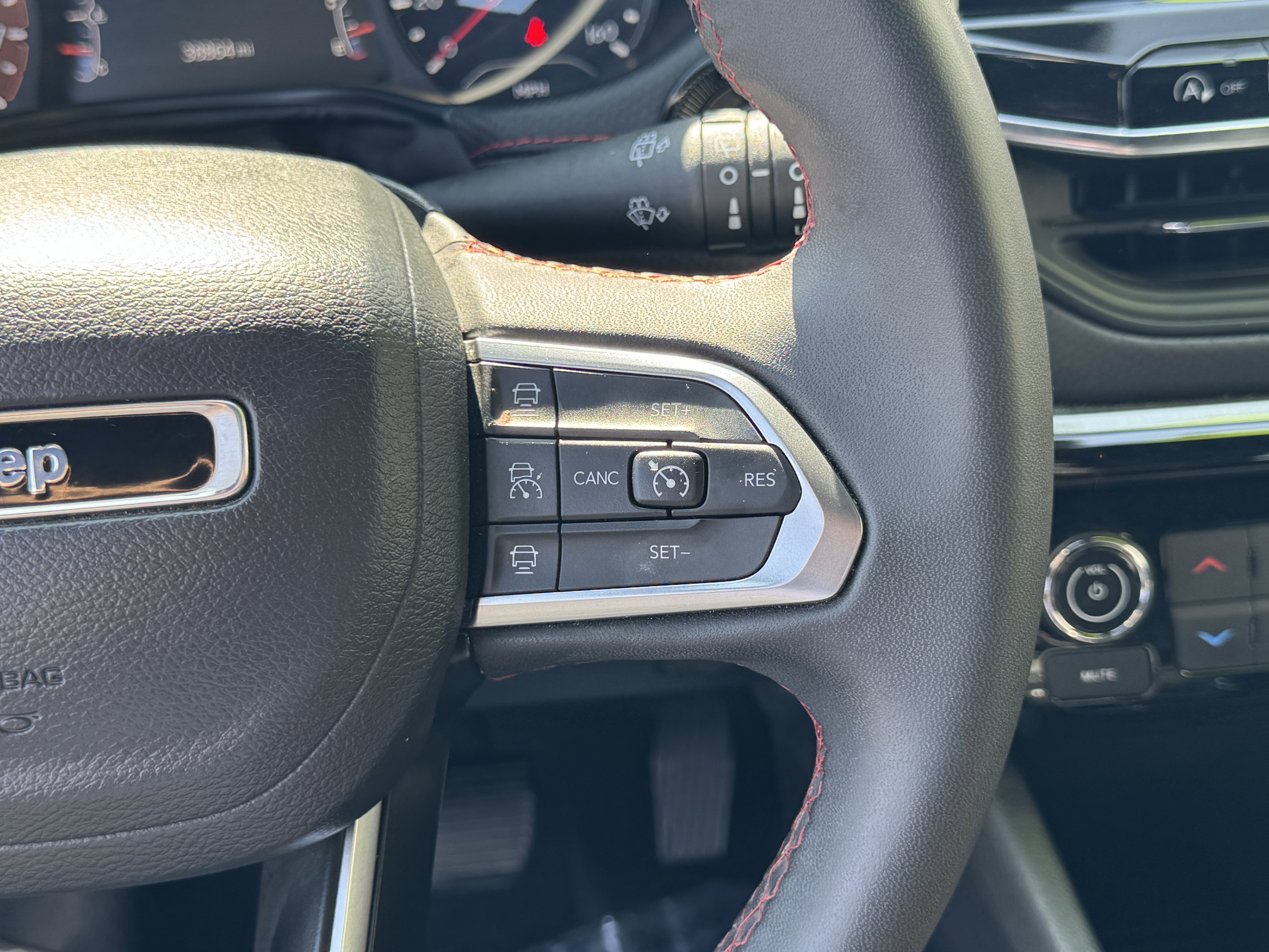 Used 2024 Jeep Compass Trailhawk image 27