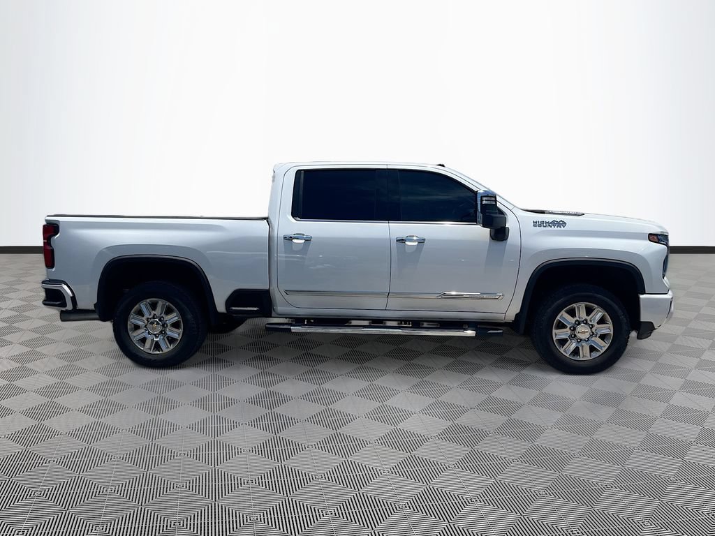 Used 2025 Chevrolet Silverado 3500 High Country w/ High Country Premium Package AWD/4WD image 5