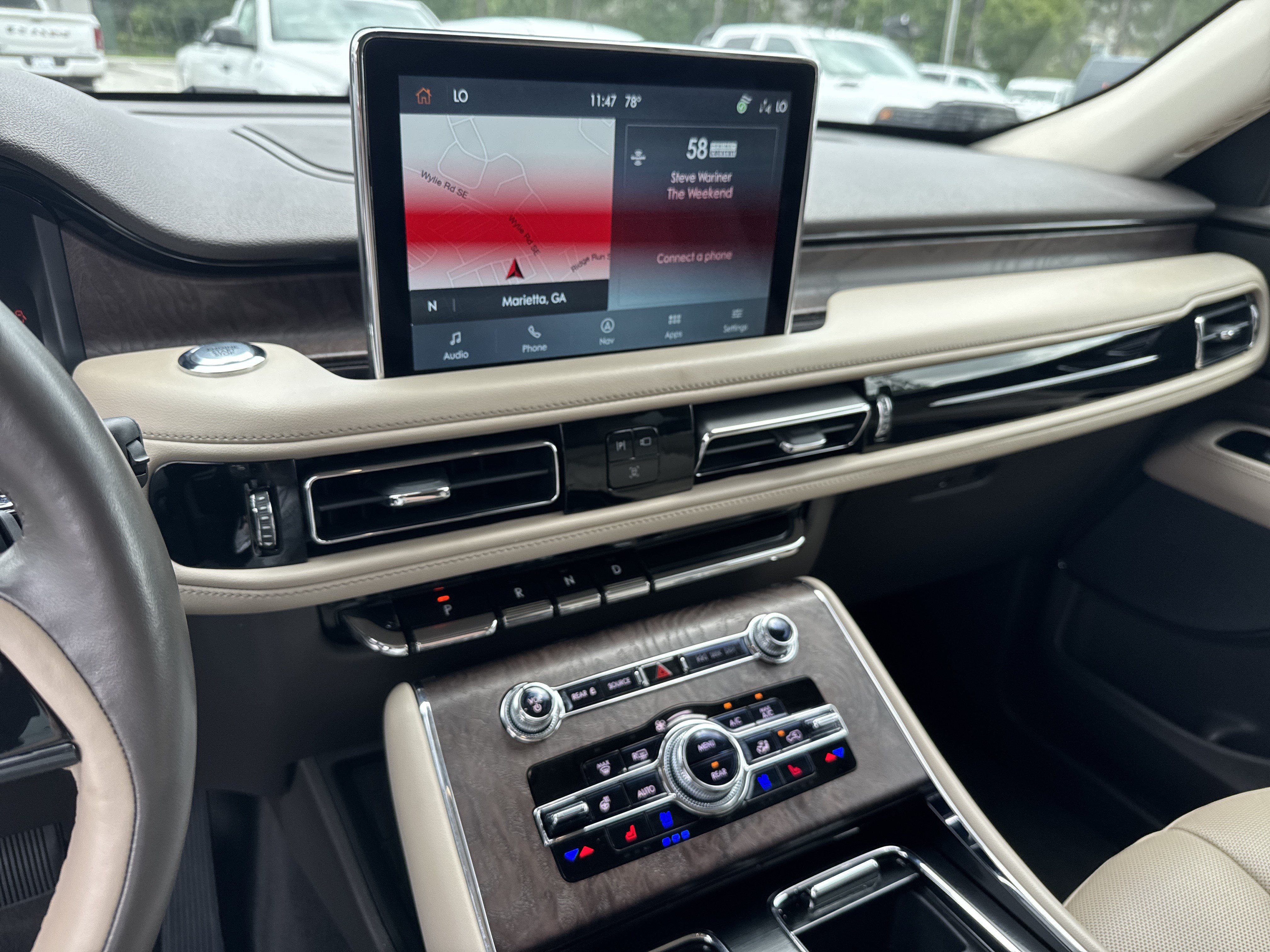 Used 2023 Lincoln Aviator Reserve w/ Equipment Group 201A RWD image 32