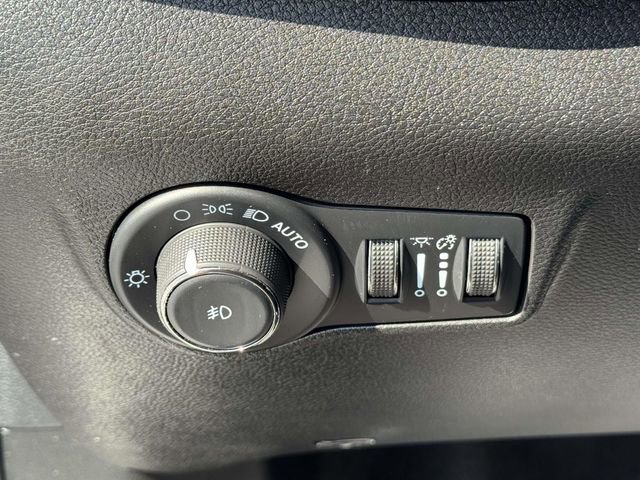 Used 2023 Jeep Compass Limited AWD/4WD image 21