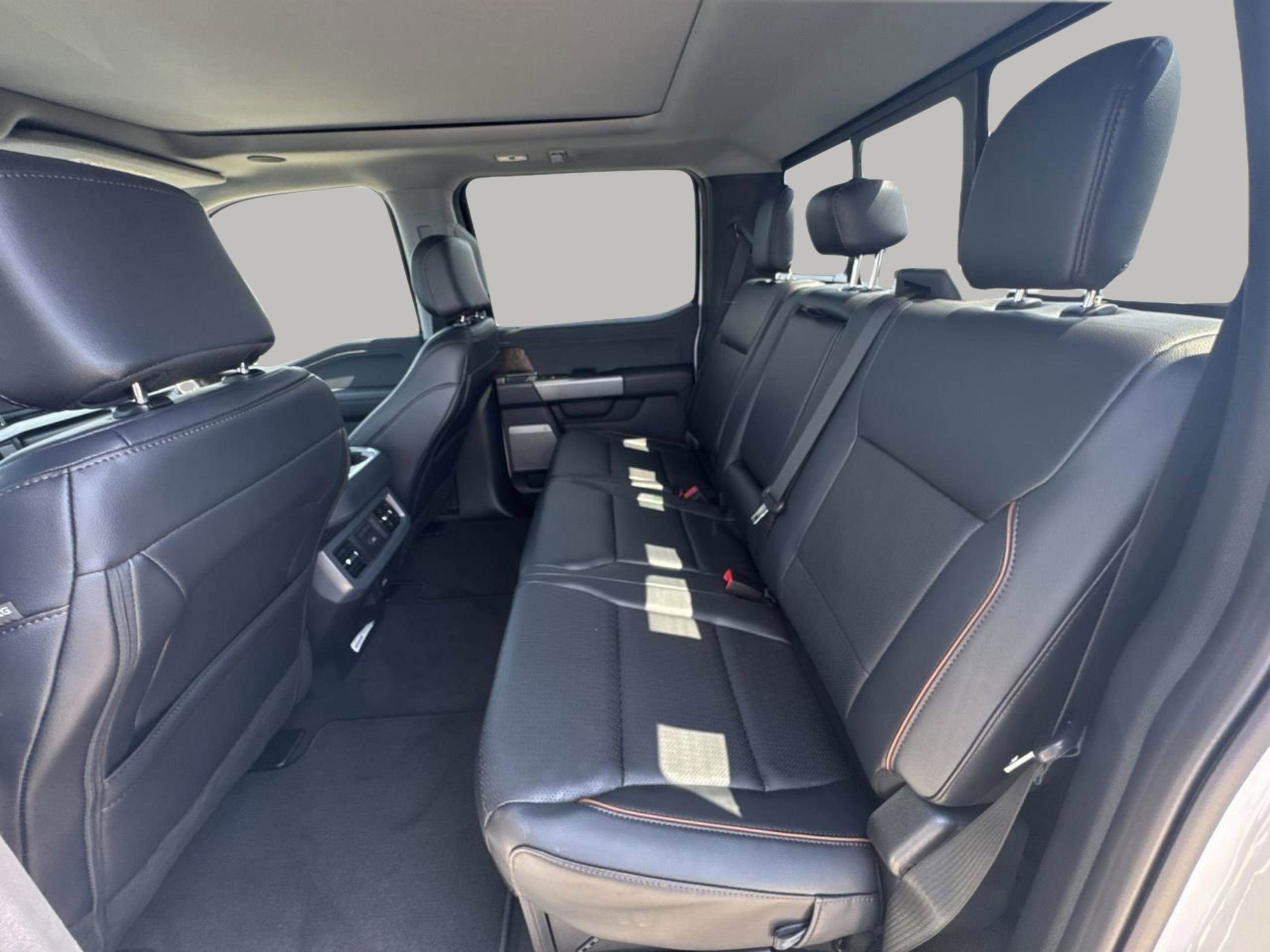 New 2025 Ford F250 Lariat w/ Lariat Ultimate Package image 95