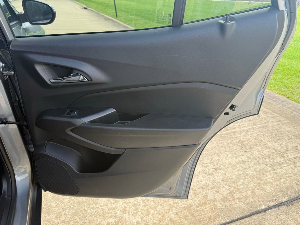 Used 2025 Chevrolet Trax LT image 14