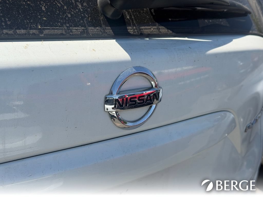 Used 2016 Nissan Murano Platinum w/ Platinum Technology Package FWD image 9