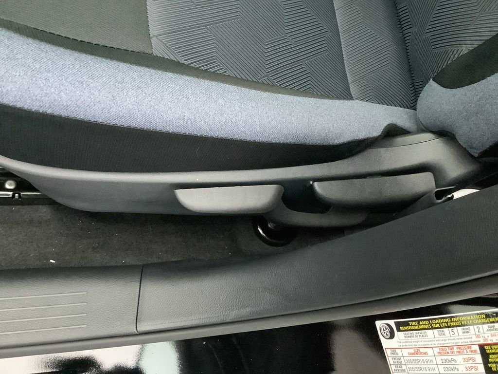 Used 2025 Nissan Versa SV w/ Trunk Package image 25