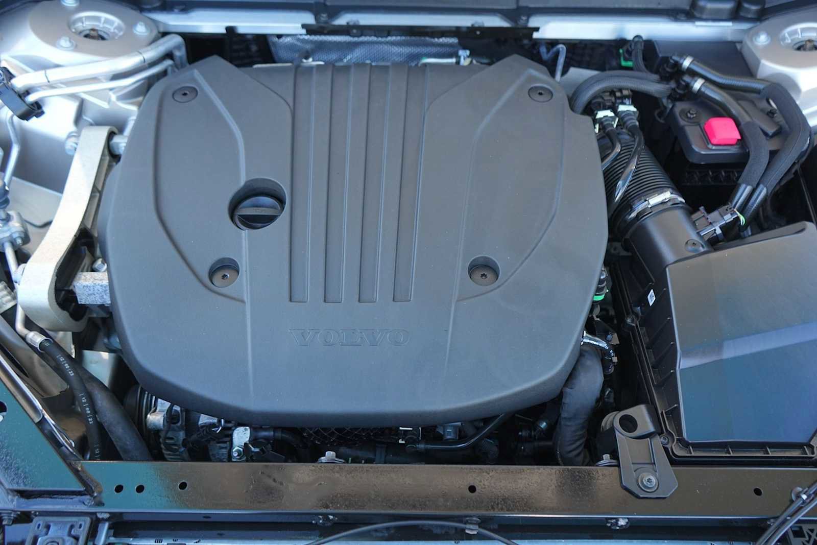 Used 2024 Volvo XC60 B5 Core w/ Protection Package Premier image 9