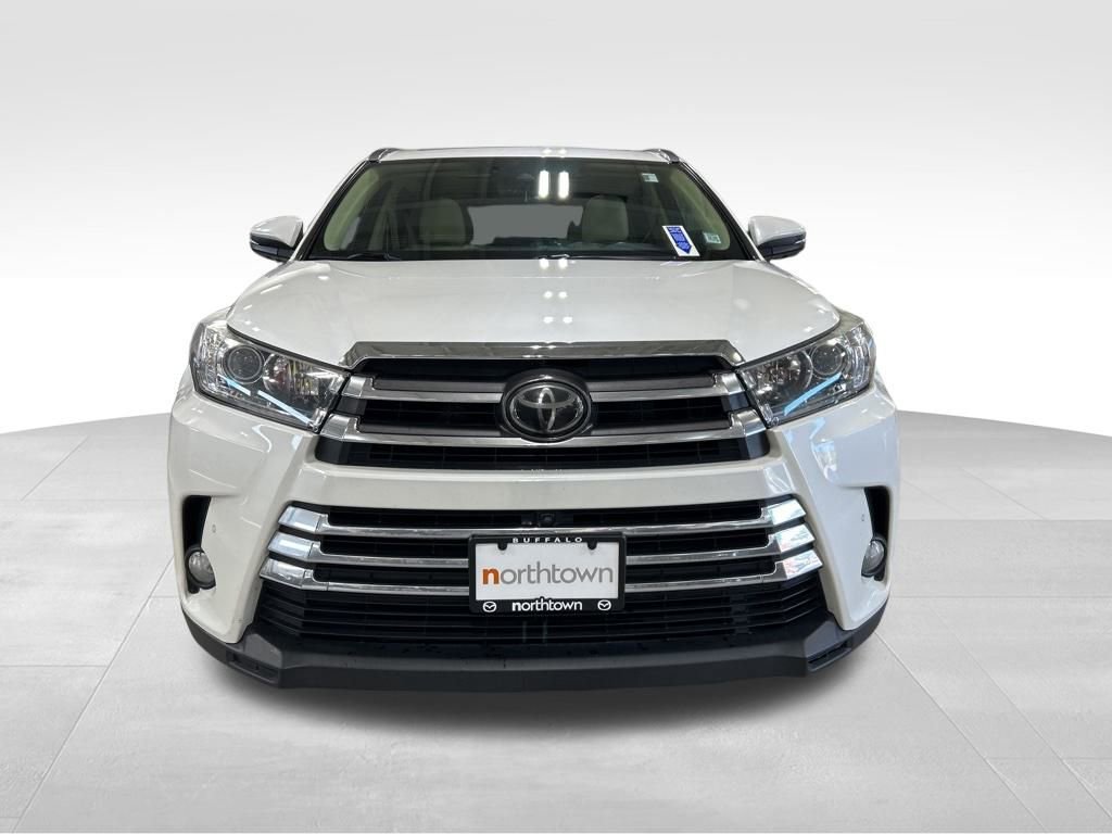 Used 2018 Toyota Highlander Limited Platinum image 2
