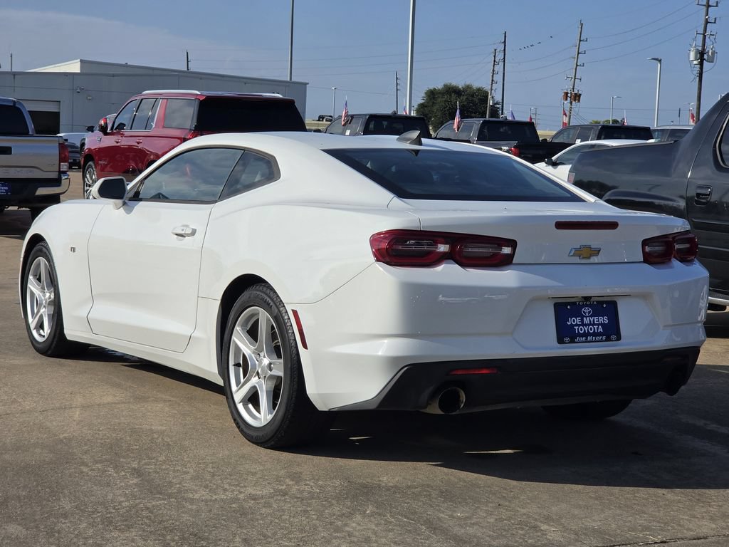Used 2020 Chevrolet Camaro LT RWD image 7