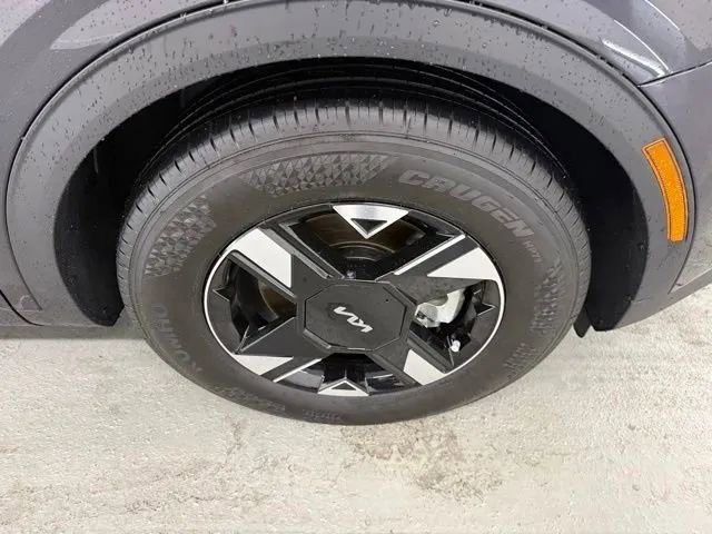 Used 2026 Kia Sportage LX FWD image 4