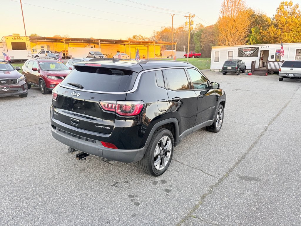 Used 2018 Jeep Compass Limited w/ Navigation Group AWD/4WD image 7
