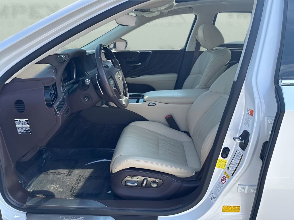 Used 2018 Lexus LS 500h w/ Luxury Package RWD image 9