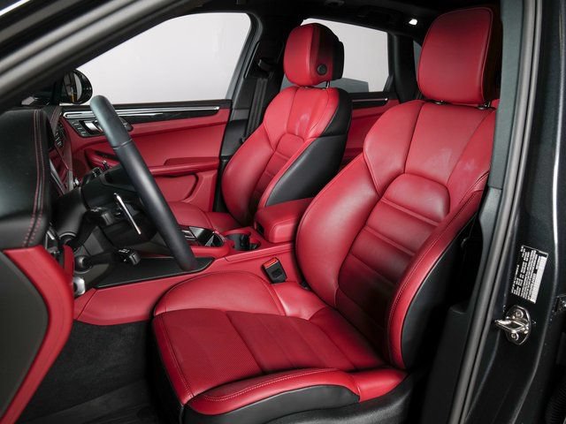 Certified 2025 Porsche Macan S AWD/4WD image 5