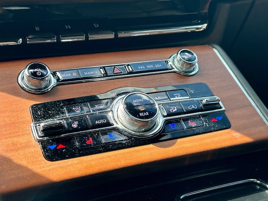 Used 2020 Lincoln Aviator Reserve w/ Equipment Group 201A RWD image 24