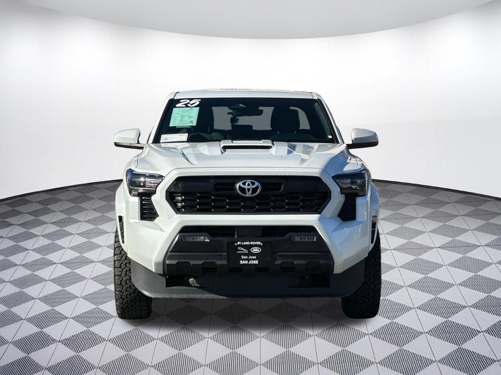 Used 2025 Toyota Tacoma TRD Sport AWD/4WD image 6