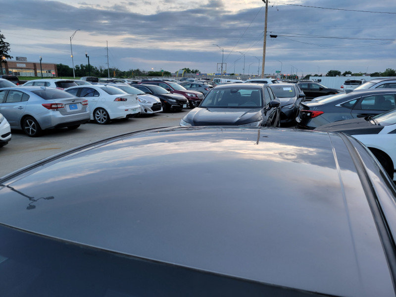 Used 2018 Toyota Camry SE FWD image 14