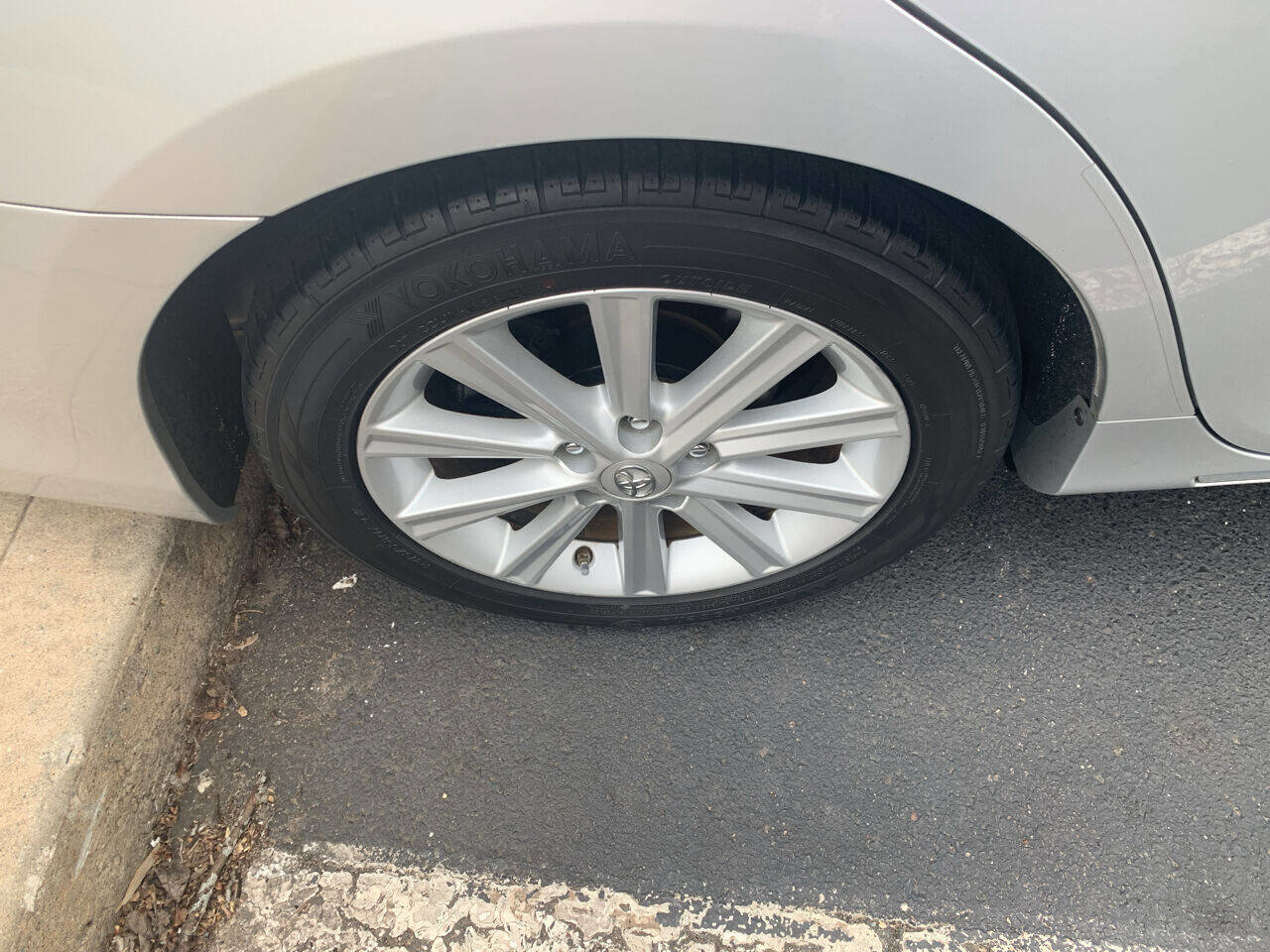 Used 2012 Toyota Camry XLE image 16