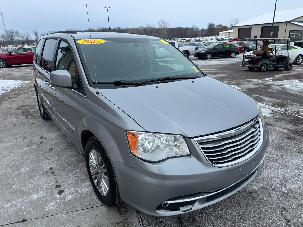Used 2015 Chrysler Town & Country Touring w/ Driver Convenience Group image 3